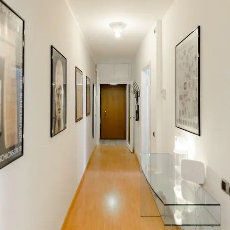 Roomy Central Apartment Milan Exterior photo